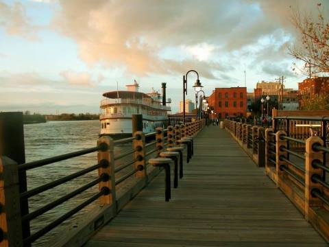 This Twilight Riverboat Cruise In Delaware Will Take You On An Unforgettable Dinner Adventure