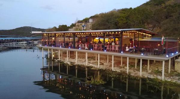 These 9 Restaurants Have The Most Amazing Lakeside Views in Austin