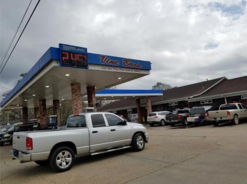 The Best BBQ In Mississippi Actually Comes From A Small Town Gas Station