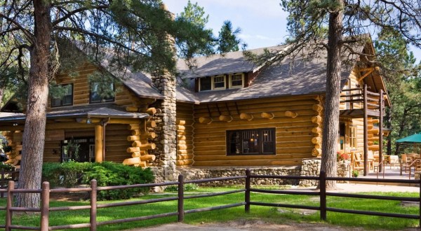 This Wild West-Themed Lodge Hiding In South Dakota Is The Perfect Escape From It All