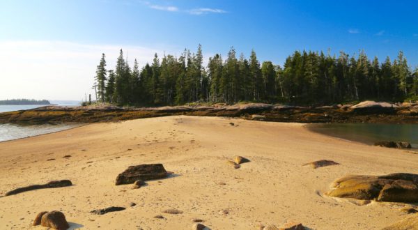 12 Totally Kid-Friendly Hikes In Maine That Are 1 Mile And Under