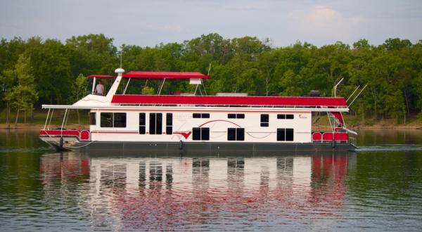 Get Away From It All With A Stay In These Incredible Missouri Houseboats