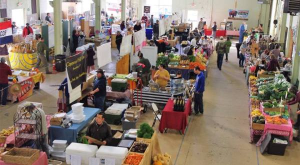 A Trip To This Gigantic Indoor Farmers Market in Vermont Will Make Your Weekend Complete