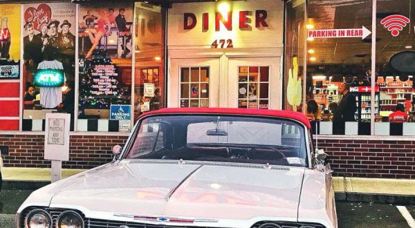 You’ll Absolutely Love This 50s Themed Diner In Connecticut