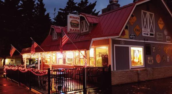 There’s A Small Town In Northern California Known For Its Truly Epic Burgers