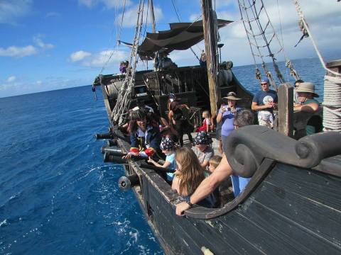 This Pirate-Themed Boat Tour In Hawaii Is Everything You Could Wish For And More