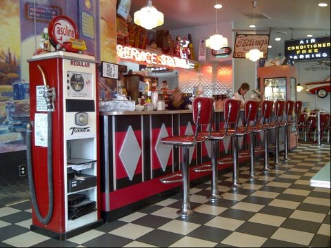 A ‘50s Themed Diner In Ohio, Nutcracker Family Restaurant Is Full Of Nostalgic Charm