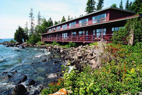 The Island Lodge In Michigan That Will Take You A Million Miles Away From It All