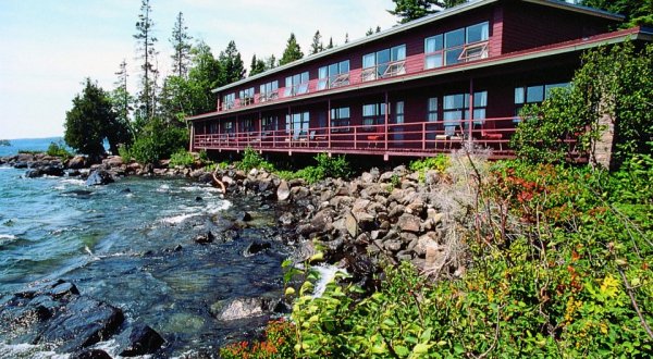 The Island Lodge In Michigan That Will Take You A Million Miles Away From It All