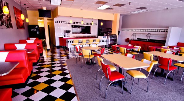 You’ll Absolutely Love This 50s Themed Diner In Minnesota