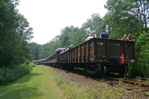 You'll Want To Board This Scenic Railcar Near Pittsburgh For An Unforgettable Adventure