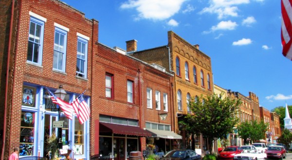 The Tiny Town In Tennessee That’s Absolute Heaven If You Love Antiquing