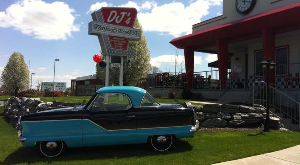 A 50s Themed Diner In Pennsylvania, DJ’s Is A Delicious Blast From The Past