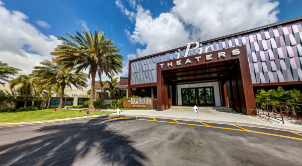 This Movie Theater In Florida Is Also A Restaurant And You’ll Absolutely Love Your Visit
