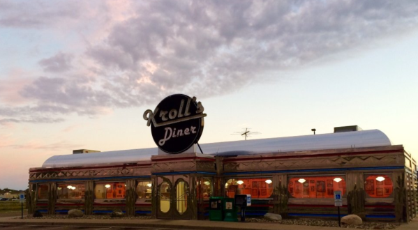 You’ll Absolutely Love This 50s Themed Diner In North Dakota