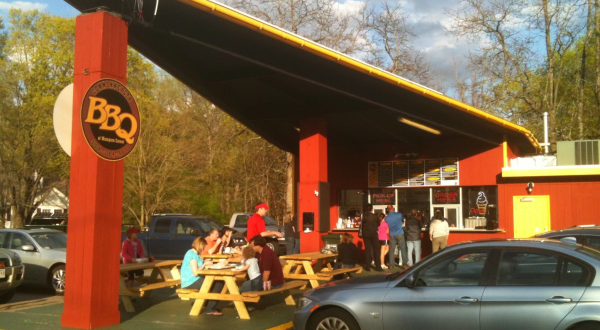 This Gas Station In Massachusetts Is Actually A Restaurant And You Need To Visit
