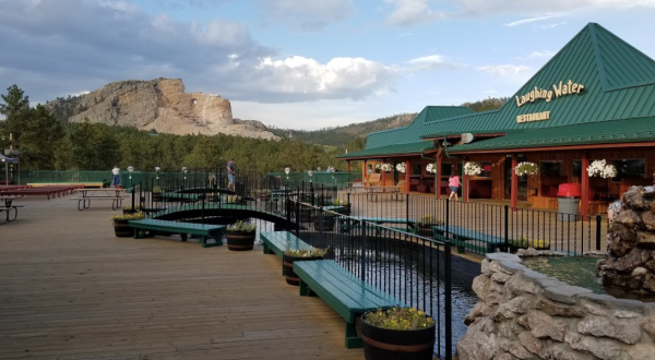 The Restaurant With A One-Of-A-Kind View You’ll Only Find In South Dakota