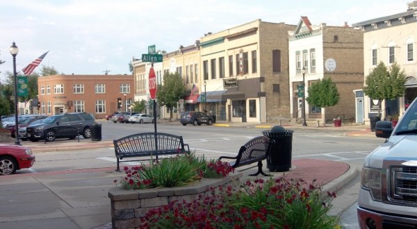 This Lovely, Little Known Town Near Milwaukee Is Positively Delightful
