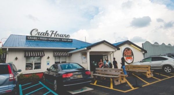 Eat At These 7 Crab Shacks In Delaware As Soon As They Open For The Season