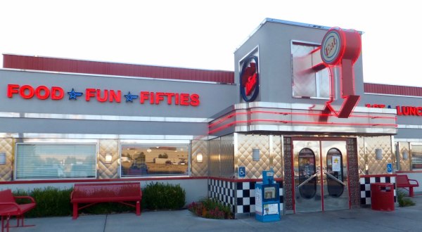 You’ll Absolutely Love This 50s Themed Diner In Idaho