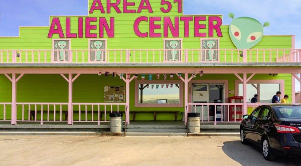 The Quirky Alien Themed Cafe In Nevada That You Have To Try At Least Once