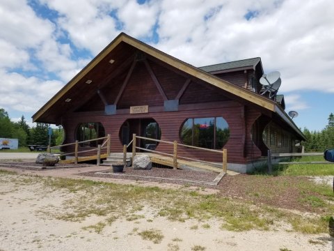 Travel Off The Beaten Path To Try The Most Mouthwatering BBQ In Michigan