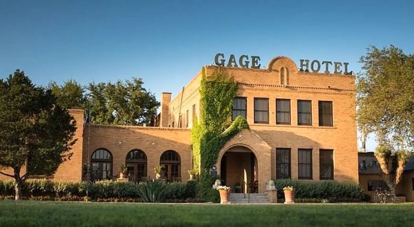 The History Behind This Remote Hotel In Texas Is Both Eerie And Fascinating