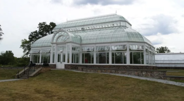 This Massive Greenhouse In New Jersey Is Like A Dream Come True