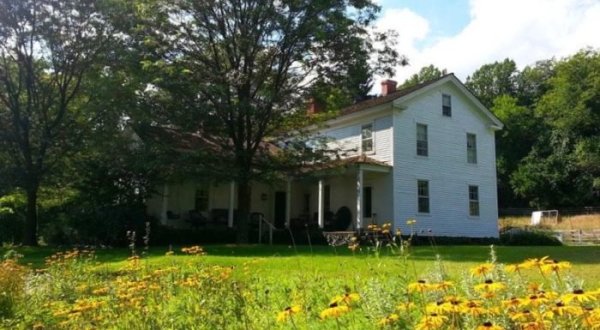 There’s An Incredible B&B Hiding In The Middle Of This Ohio Forest And You Need To Visit