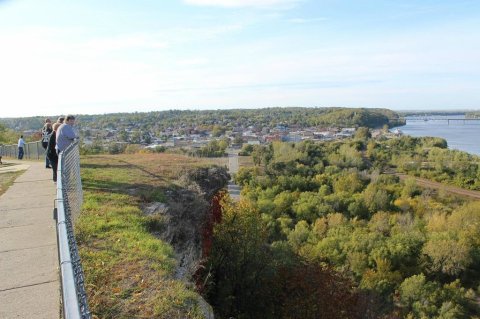 The Short Hike In Missouri That Leads To A Panoramic, 360-Degree View