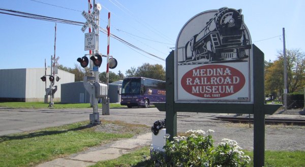 There’s A Little-Known, Fascinating Train Park Near Buffalo And You’ll Want To Visit