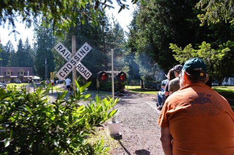 There’s A Little-Known, Fascinating Train Park In Oregon And You’ll Want To Visit