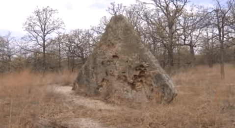 Hike To This Healing Rock In Oklahoma That's Said To Have Mystical Healing Powers