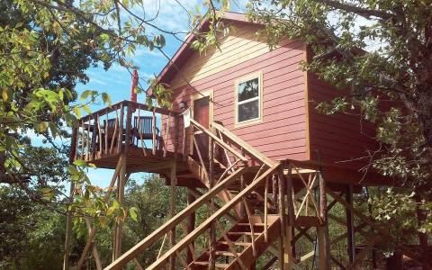 You'll Never Forget Your Stay In These Amazing Treehouse Cabins In Oklahoma