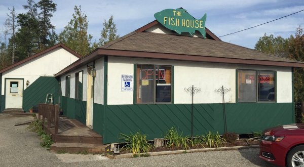 The Unassuming Michigan Restaurant That Serves The Best Seafood You’ve Ever Tried