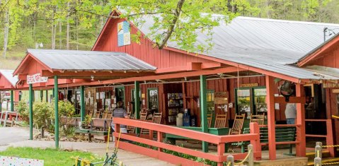 This Restaurant Way Out In The North Carolina Countryside Has The Best Doggone Food You've Tried In Ages