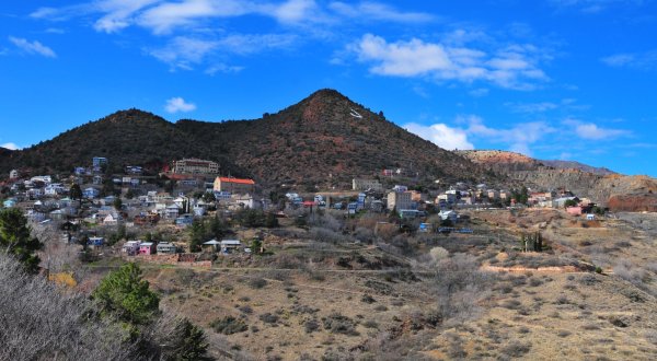 The Hilltop Town In Arizona That’s Surrounded By The Most Beautiful Scenery