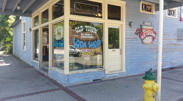 This Old Fashioned Soda Shop In Louisiana Will Transport You Back In Time