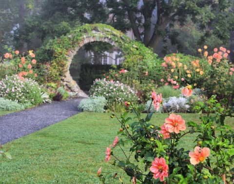 The Secret Garden Hike In Rhode Island Will Make You Feel Like You’re In A Fairytale