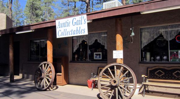 The Tiny Town In Arizona That’s Absolute Heaven If You Love Antiquing