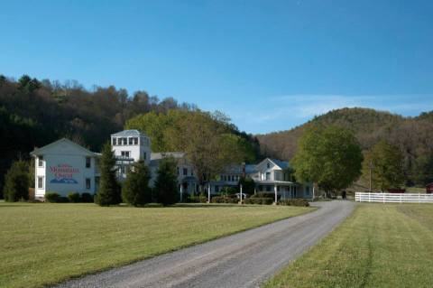 The Quirky Inn In West Virginia You Never Knew You Needed To Stay At
