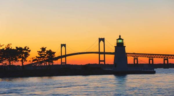 This Twilight Boat Ride In Rhode Island Will Take You On An Unforgettable Dinner Adventure