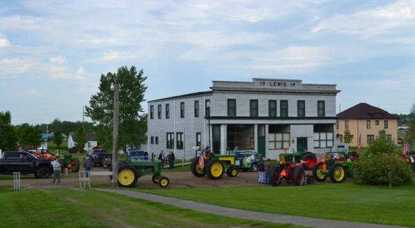 The Old Timey Town In North Dakota That Will Have You Longing For The Good Old Days