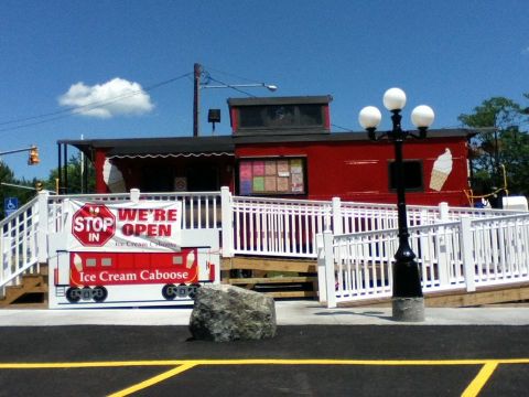 You'll Have Loads Of Fun Visiting This Ice Cream Caboose In Pennsylvania