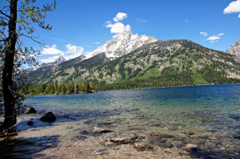 The Crystal-Clear Water In This Wyoming Lake Is Ranked Among The Top In The World