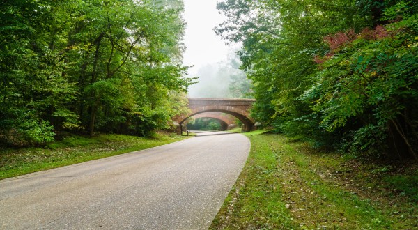 This Breathtaking Scenic Drive Is The Perfect Way To Take In A Virginia Spring
