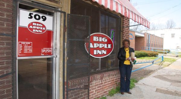 The Legendary Mississippi Restaurant That Serves Great Food With A Side Of Civil Rights History