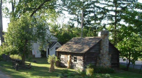 Most People Have No Idea This Charming Village Is Hiding Just Outside Of Cleveland