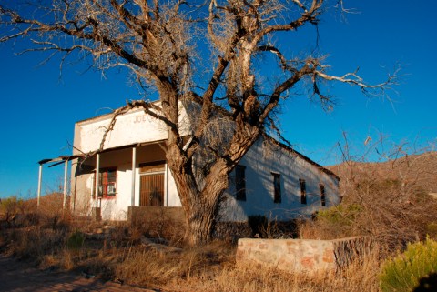 Most People Have Long Forgotten About This Vacant Ghost Town In Rural Arizona