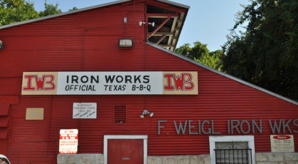 This Historic Iron Works Shop In Austin Is Now A Restaurant And Serves The Most Delicious BBQ